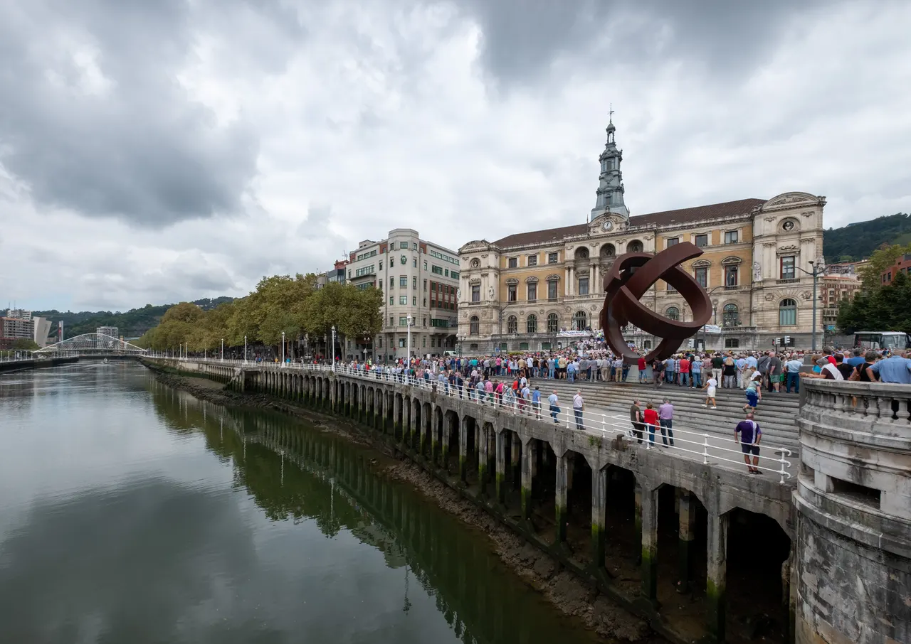 The Bilbao Estuary, with the City Hall in the background, Bilbao, Spain (PPL1-Corrected) in Bilbao, Spain