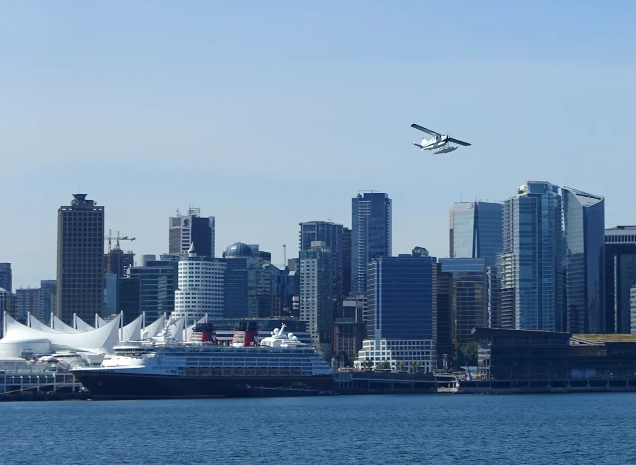 Skyline with seaplane - Vancouver, Canada - DSC09343 in Vancouver, Canada