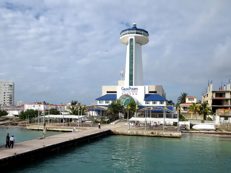 Puerto Juarez in cancun mx