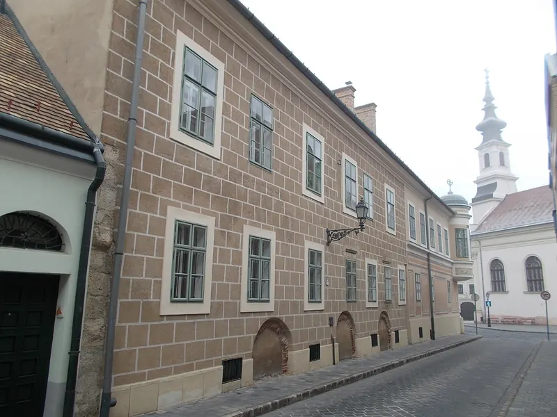 Budavár and Várnegyed in budapest hu