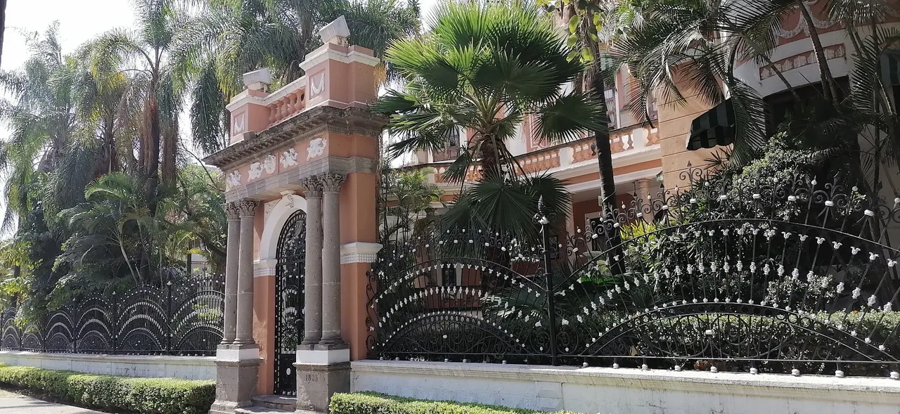 Americana in Guadalajara