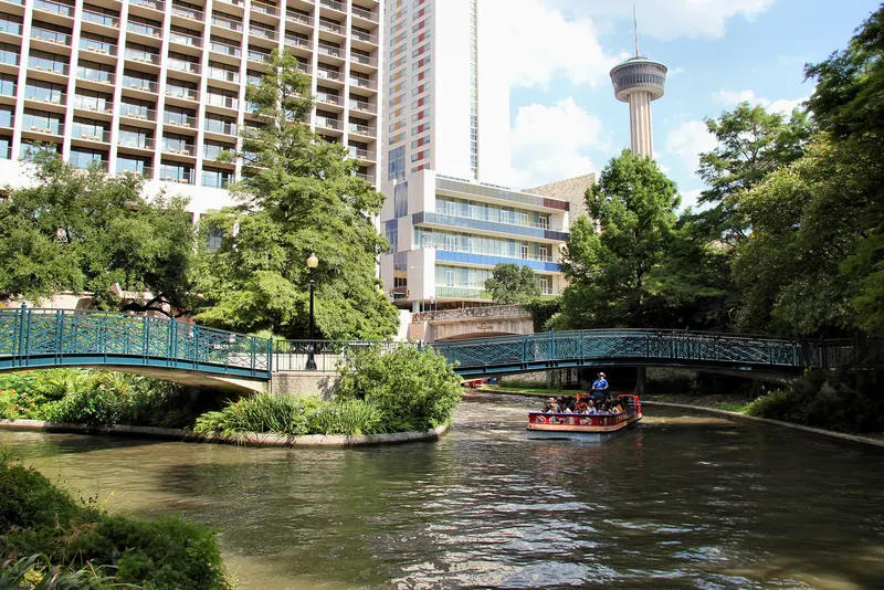 Downtown & River Walk in san antonio us