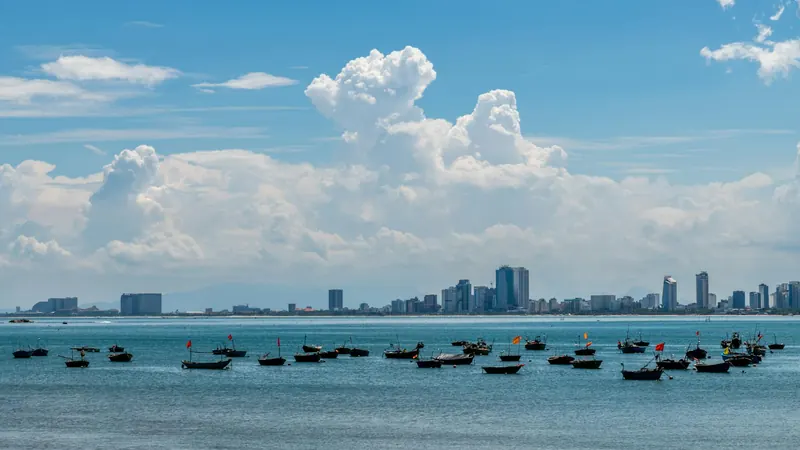 Thanh Khe and the airport side in da nang vn