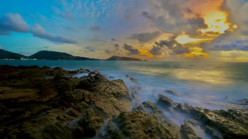 Rawai & Nai Harn in phuket th