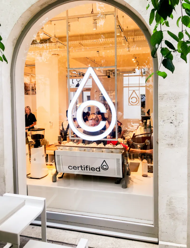 Certified café in Saint-Thomas-d'Aquin, Paris