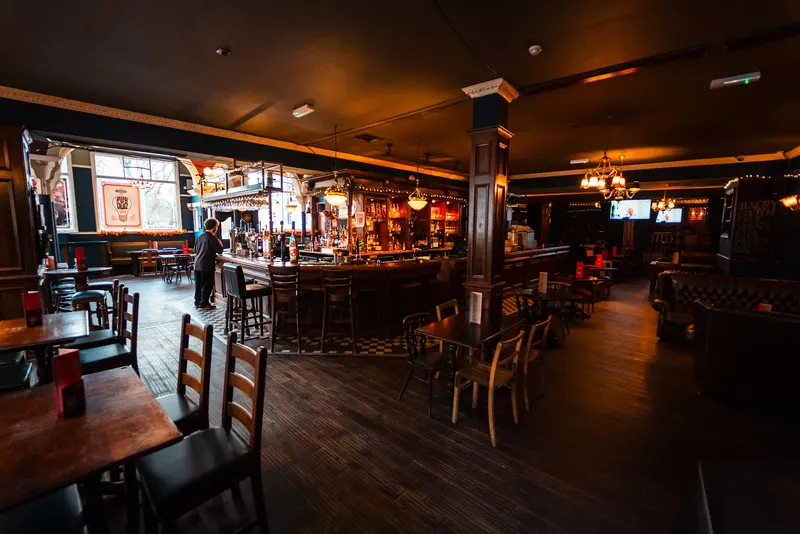 Corona Bar & Kitchen