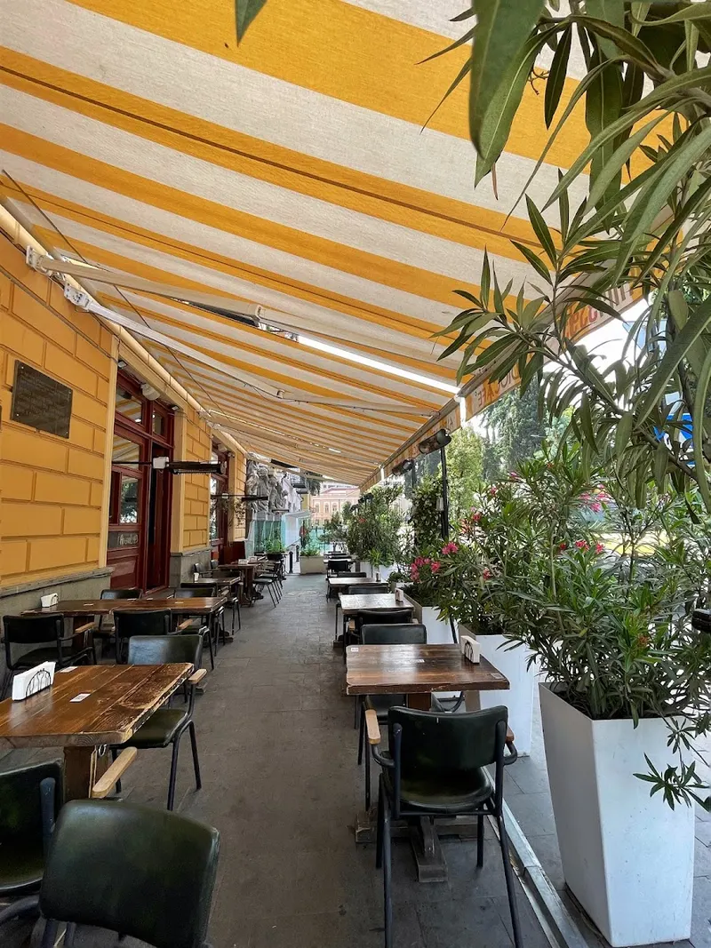 RadioCafe in Old Tbilisi, Tbilisi