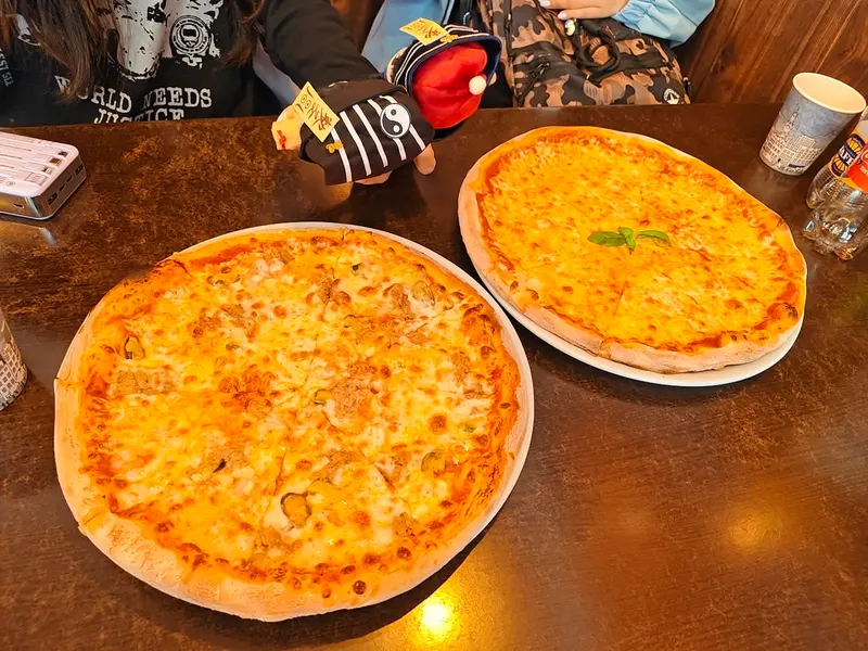Ravintola Zuhat in Taka-Töölö, Helsinki