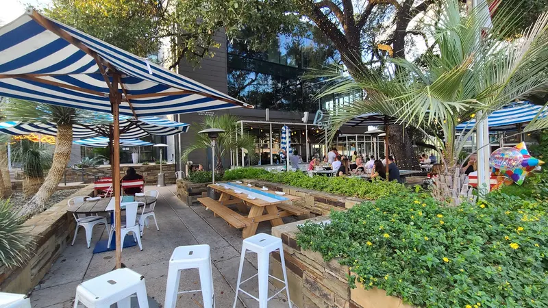 Perla's Seafood and Oyster Bar