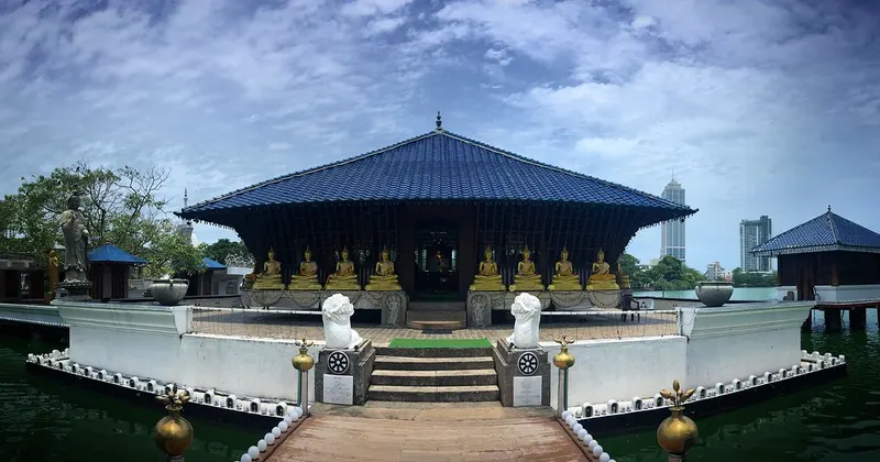 Gangaramaya Temple in Colombo