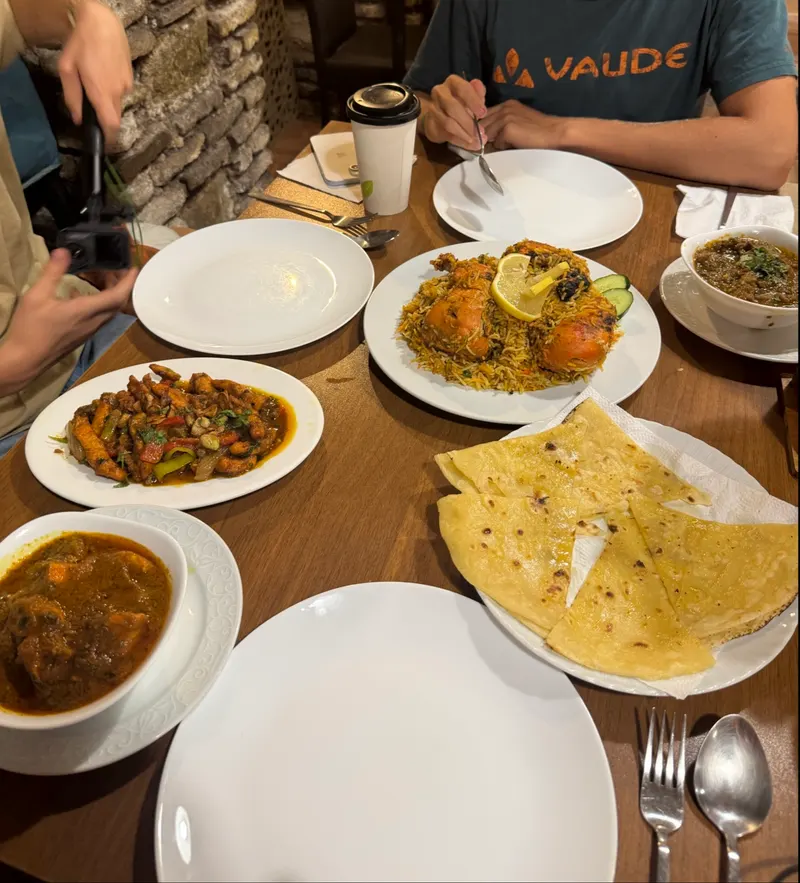 Al Madina Cave ( Halal ) Restaurant 1 ( Indian, Arabic, Pakistani Cuisine ) مطعم كهف المدينة (حلال) 1 in Kveda Chugureti, Tbilisi