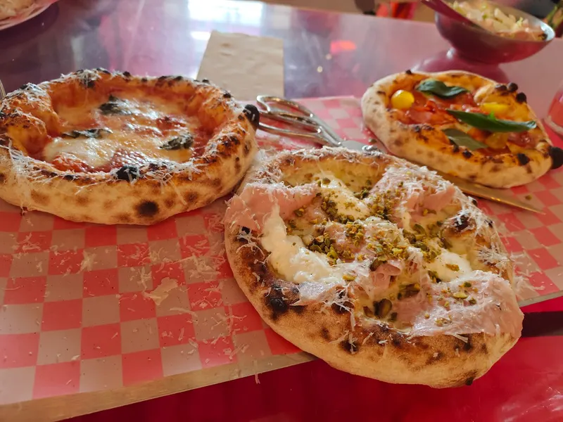 Sophia Pizzoteca & Bar in Alcântara, Lisbon