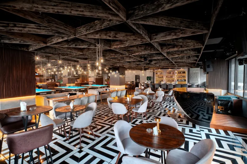 Headquarter Bar N Pool in Kelurahan Kebon Sirih, Jakarta