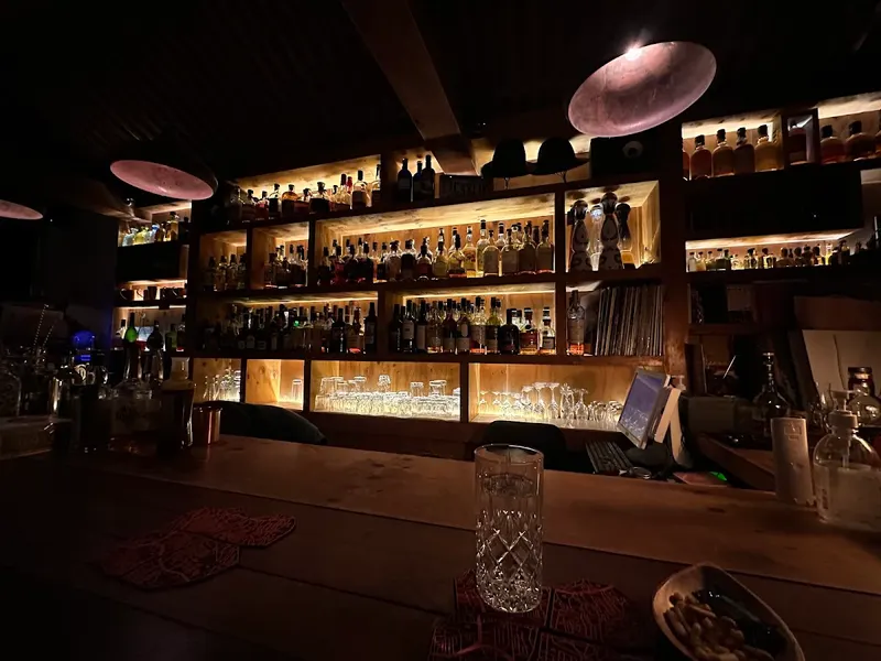 Carlos' bar