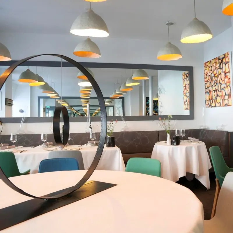 Agapé in Plaine de Monceaux, Paris