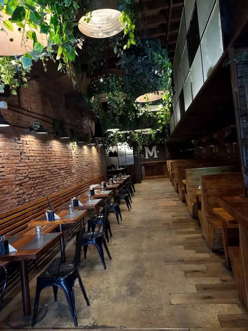El Club de la Milanesa - Flores in Flores, Buenos Aires