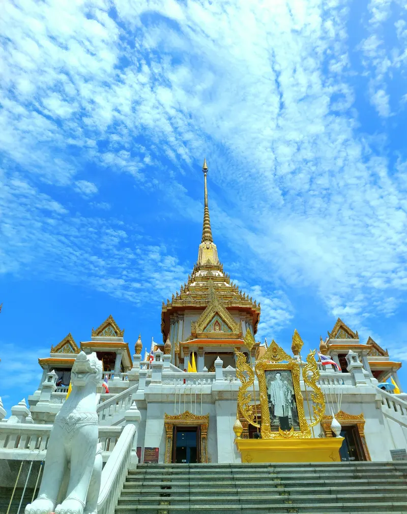 Wat Traimit