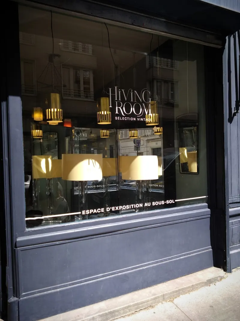 Hiving Room in Clignancourt, Paris