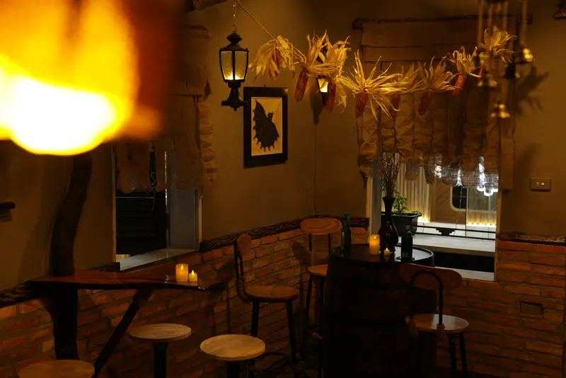 Leo's Tavern in Quan Hoa, Hanoi