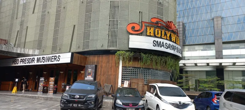 HW Helen's Live Bar Epicentrum in Setia Budi, Jakarta