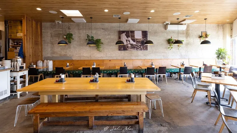 Pine & Crane in Silver Lake, Los Angeles