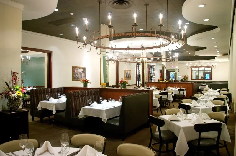 Murray's Restaurant and Cocktail