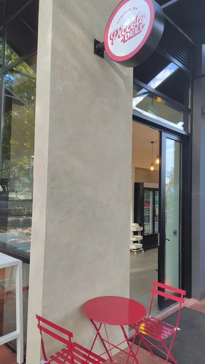 Piccolo Deli