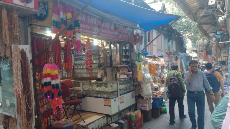 kabutarkhana in Bhuleshwar, Mumbai