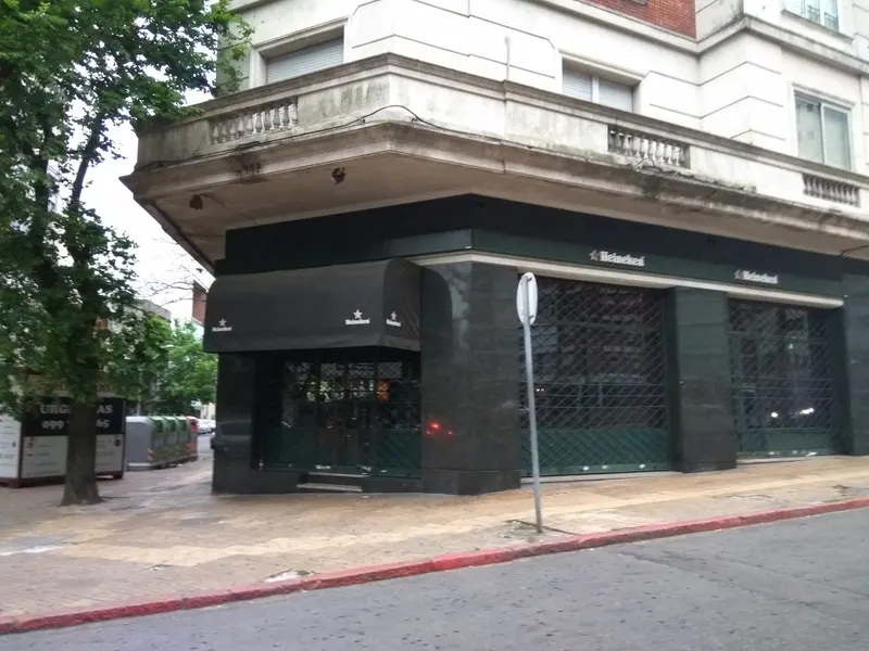 Pool Bar in Tres Cruces, Montevideo