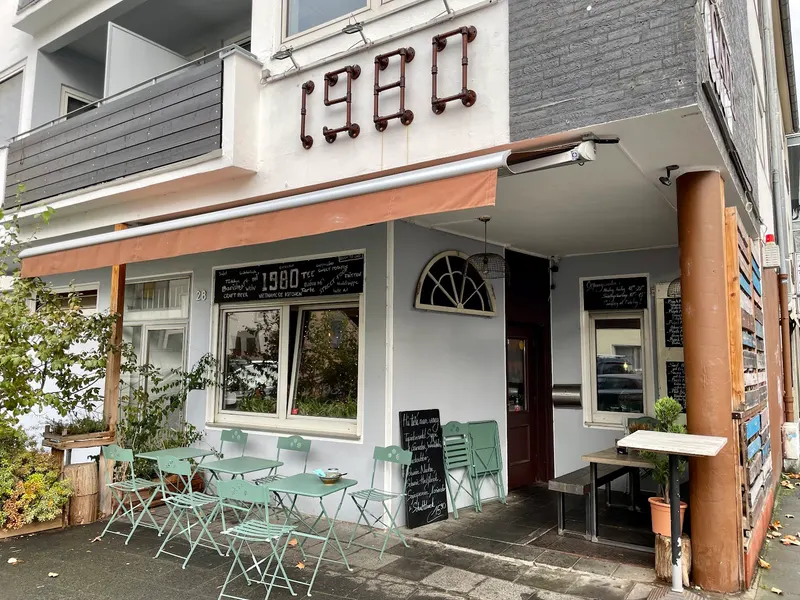 1980 – Cafe und Bánh Mì Köln in Mauritiusviertel, Cologne