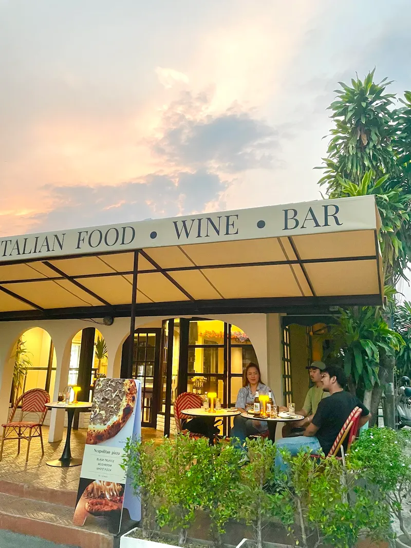 Napoli in Hai Ya, Chiang Mai