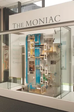 Moniac Machine