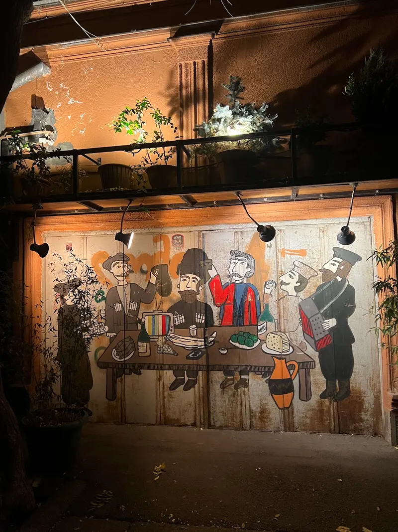 Shavi Lomi in Kveda Chugureti, Tbilisi