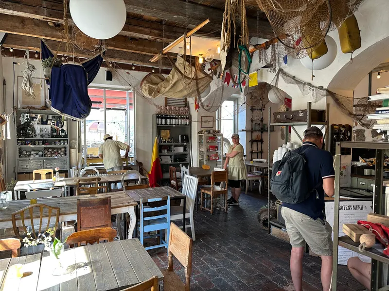 Skroten Cafe