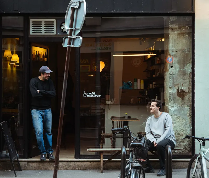 café müller in Porte-Saint-Denis, Paris
