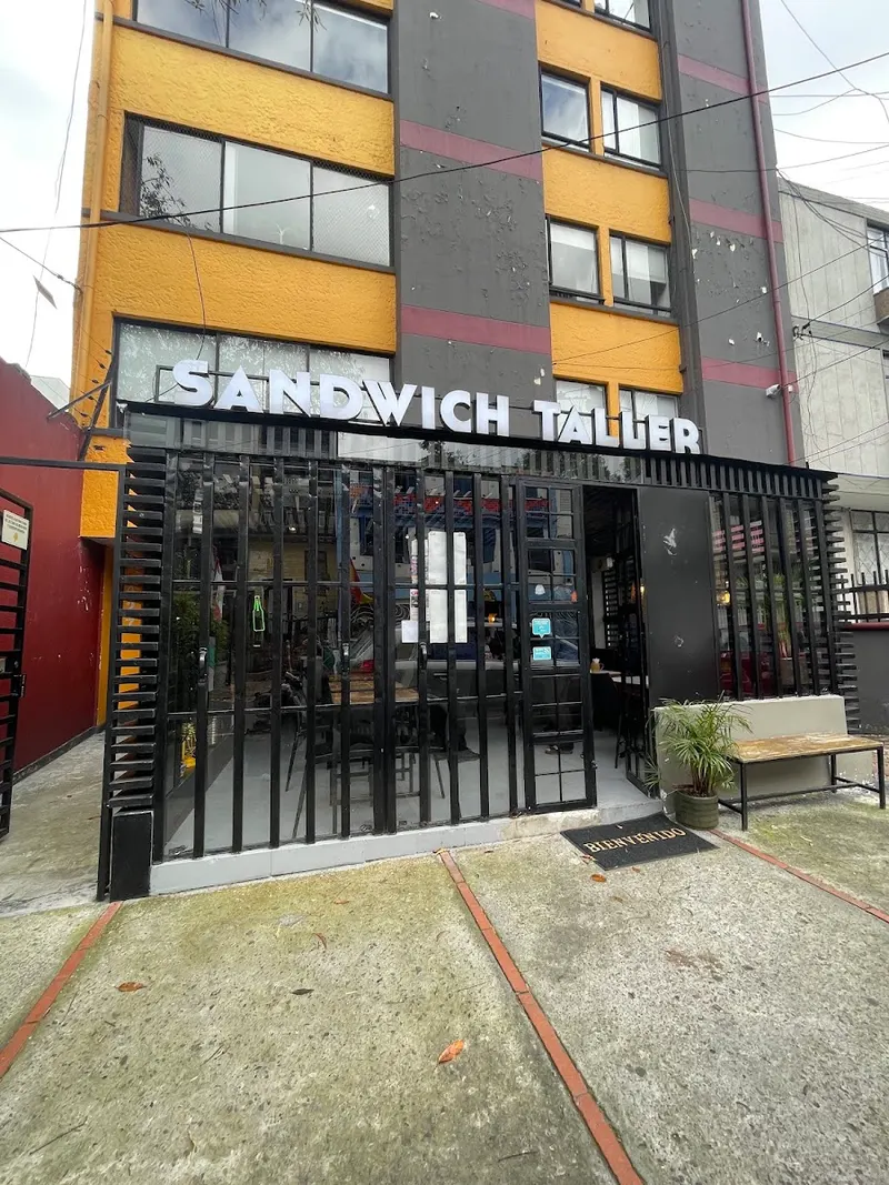 Sándwich Taller in La Perseverancia, Bogota