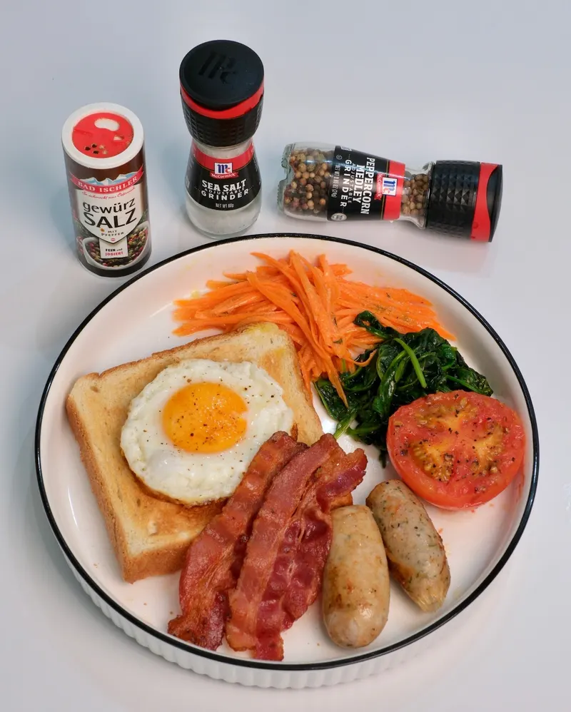 Smooth Healthy Cafe. Breakfast Lunch, Protein Smoothie Restaurant in Khlong Toei Nuea, Bangkok