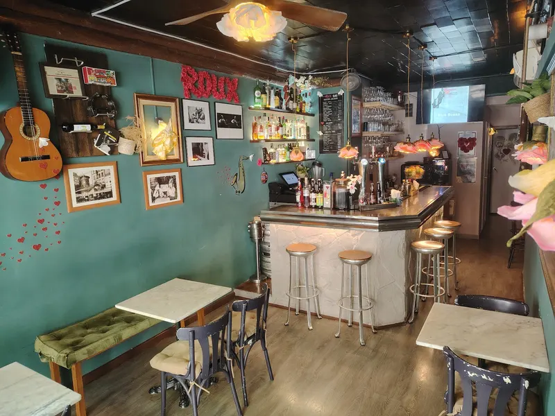 Roux Bar in La Nova Esquerra de l'Eixample, Barcelona