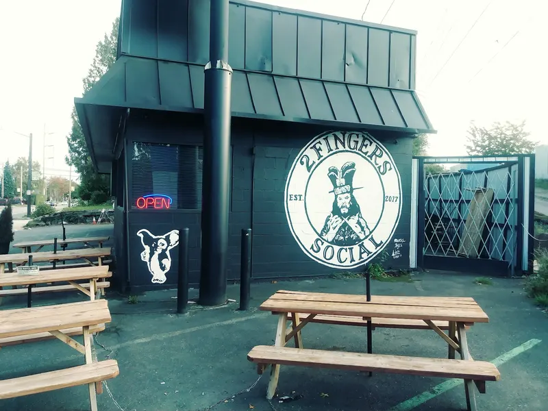 2 Fingers Social in Southcenter, Seattle