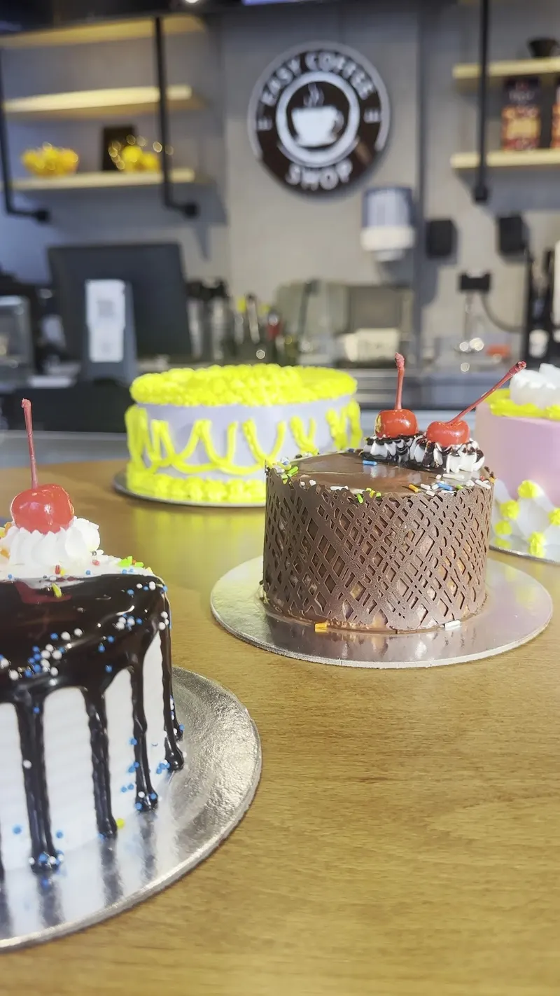 Easy Coffee & Cakes in Al Fahidi, Dubai