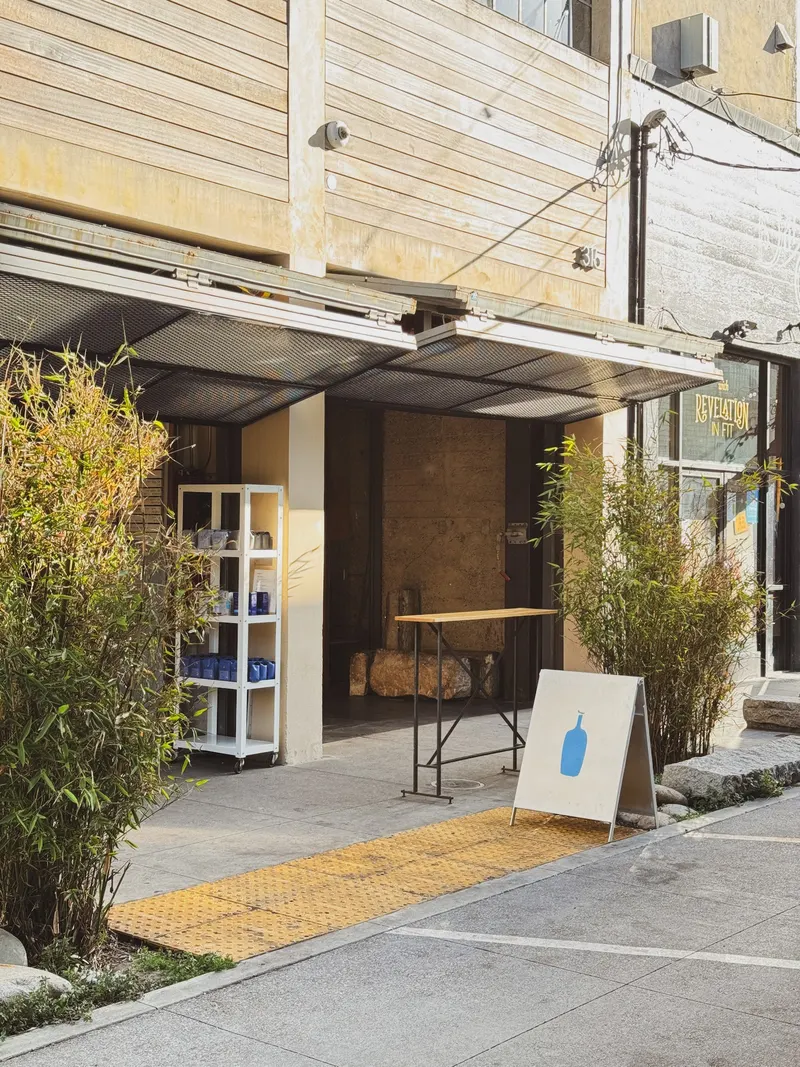 Blue Bottle Coffee Kiosk in Hayes Valley, San Francisco