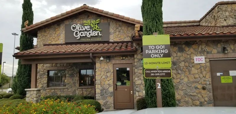 Olive Garden Italian Restaurant in Mercer Botanic Gardens, Houston