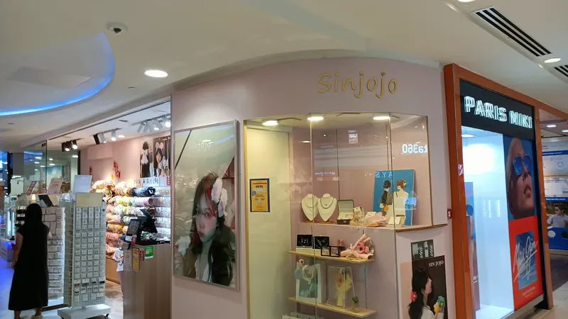 Sinjojo Jewellery in Dhoby Ghaut, Singapore