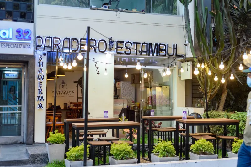 Paradero Estambul Shawarma in Lince, Lima
