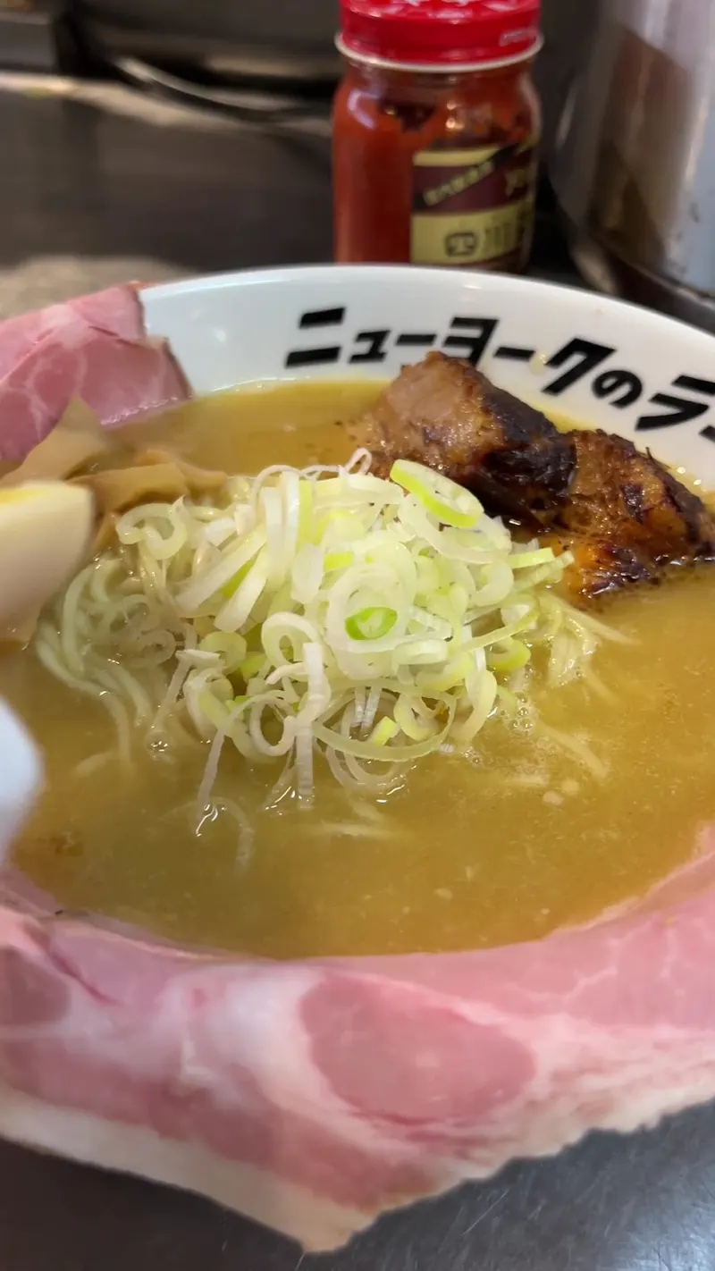 ニューヨークのラーメン屋/New York ramen in Nishishinsaibashi, Osaka