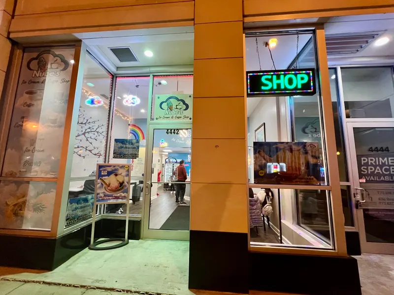 Nube's Ice Cream & Coffee Shop in Uptown, Chicago