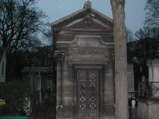Cimetière de Montmartre in Grandes-Carrières, Paris