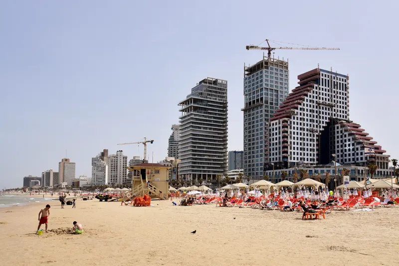 Geula beach