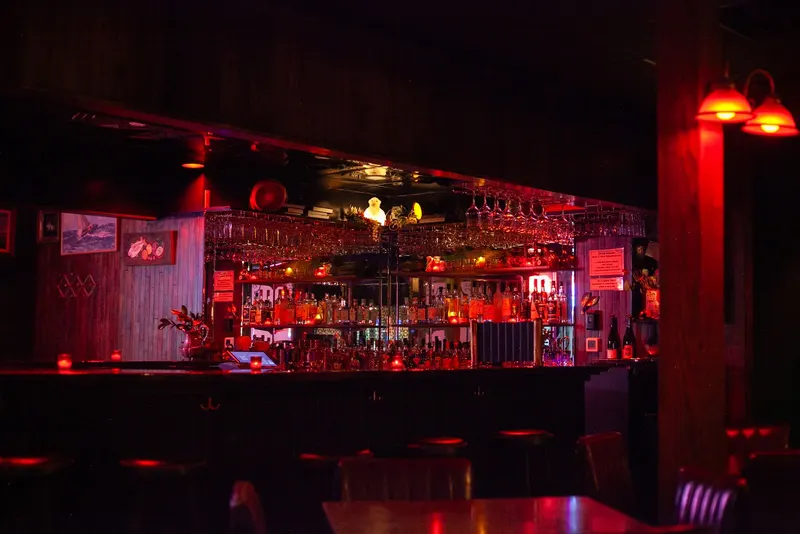 Fet-Fisk restaurant + bar in Bloomfield, Pittsburgh