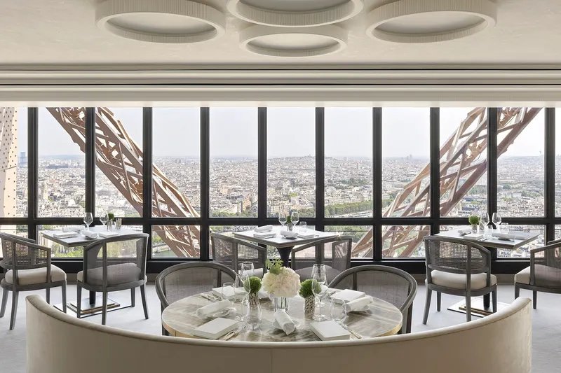 Le Jules Verne